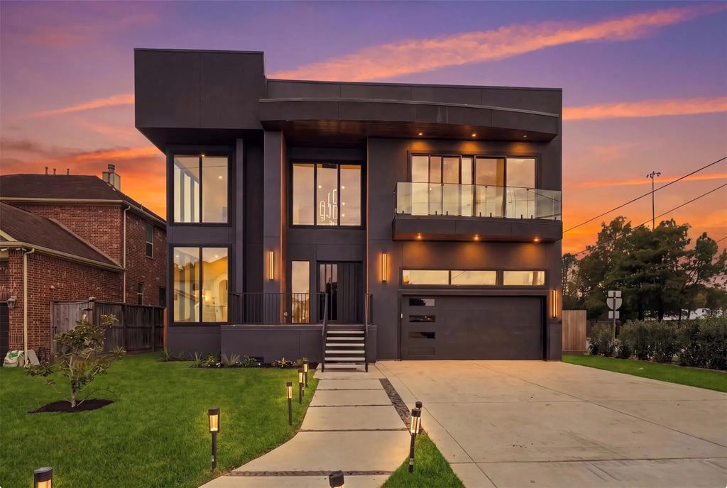 4629 Pine Street, Bellaire