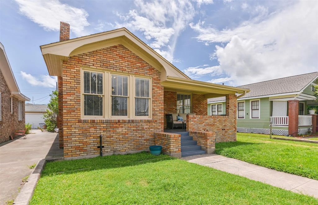 3729 Avenue S 1/2, Galveston