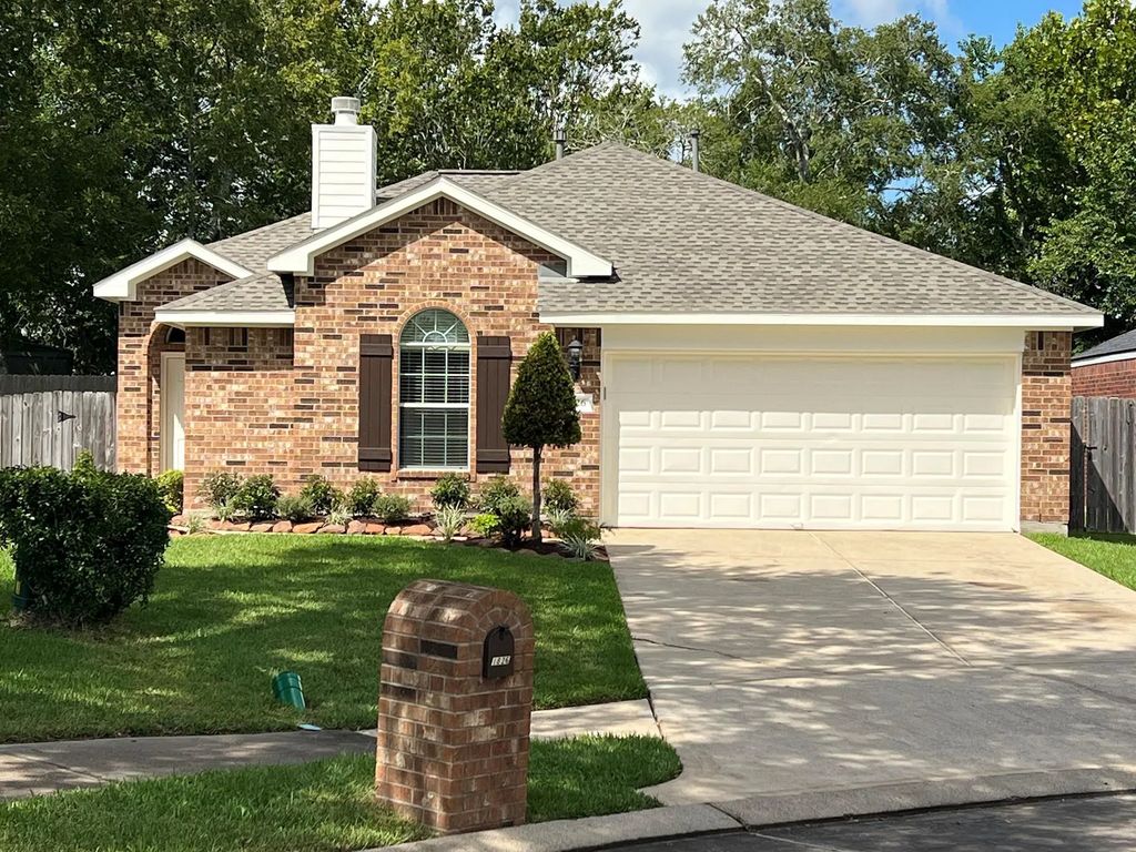 1826 Sherwood Forest Circle, League City