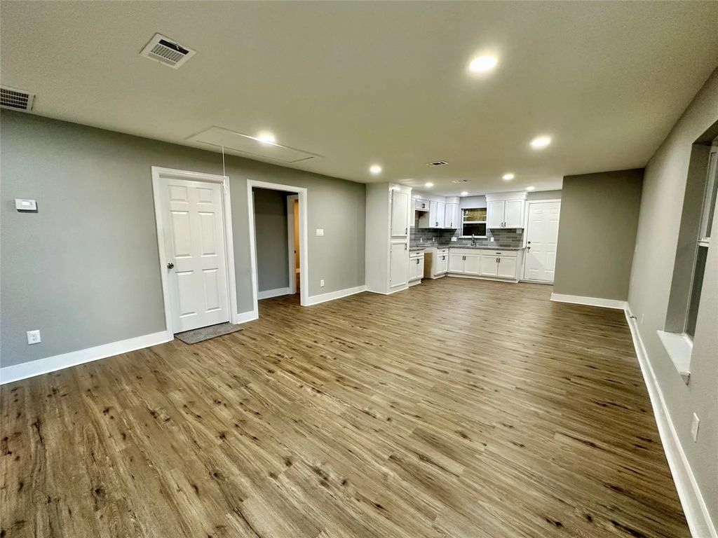 10210 Ashville Drive, Houston