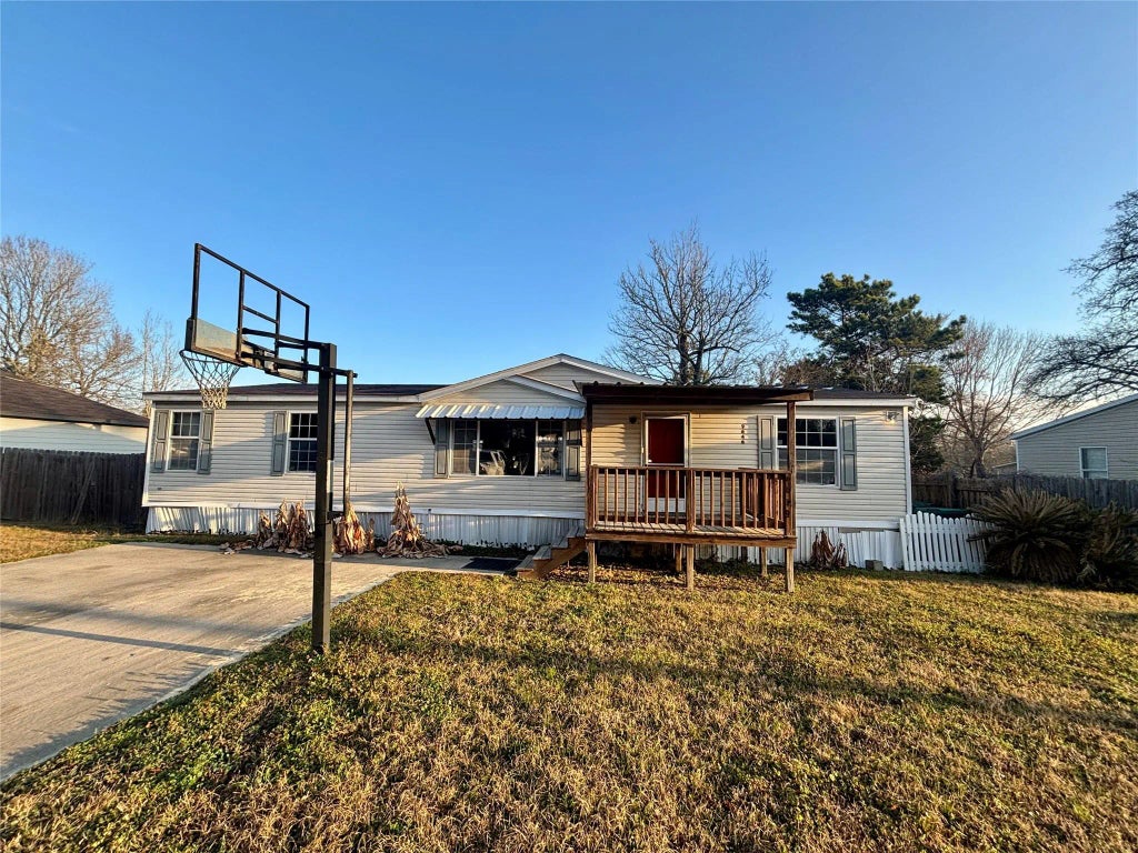 9646 Live Oak Trail, Willis