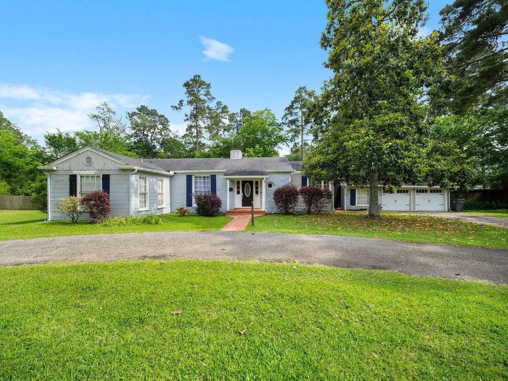 709 Pinetree Lane, Lufkin