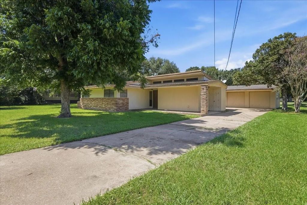 3293 62nd Street, Port Arthur