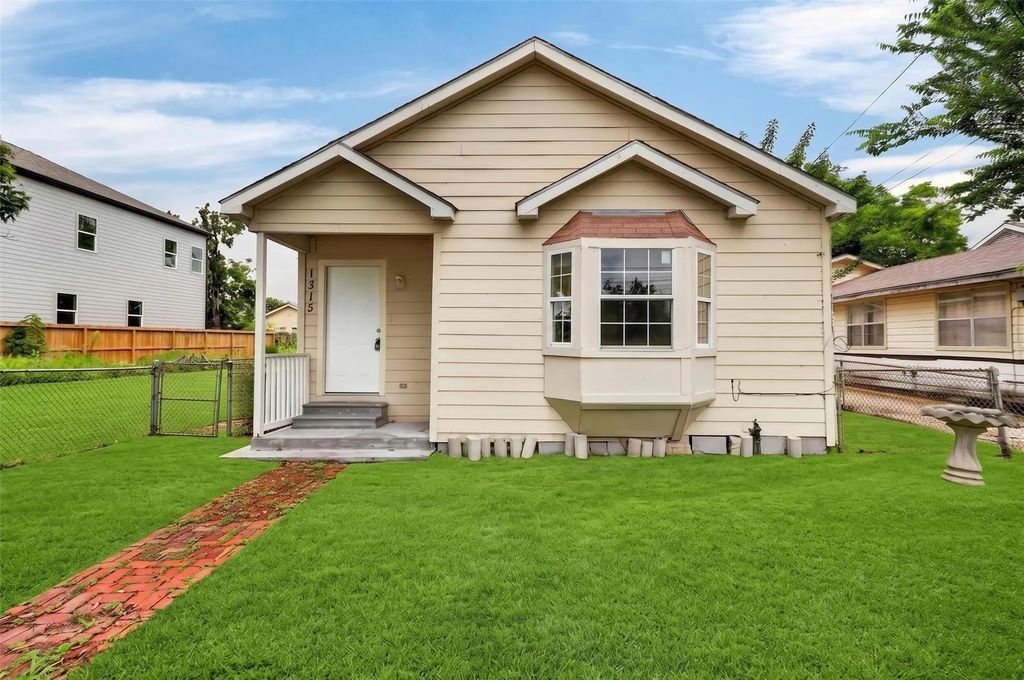 1315 E 33rd Street, Houston