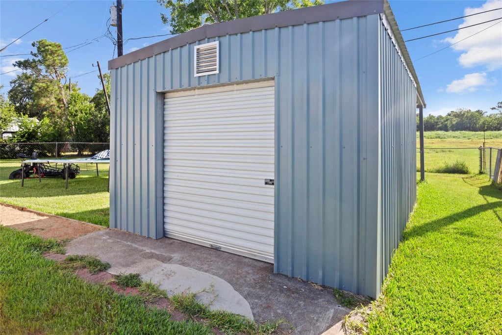 916 Temple Circle, Hitchcock