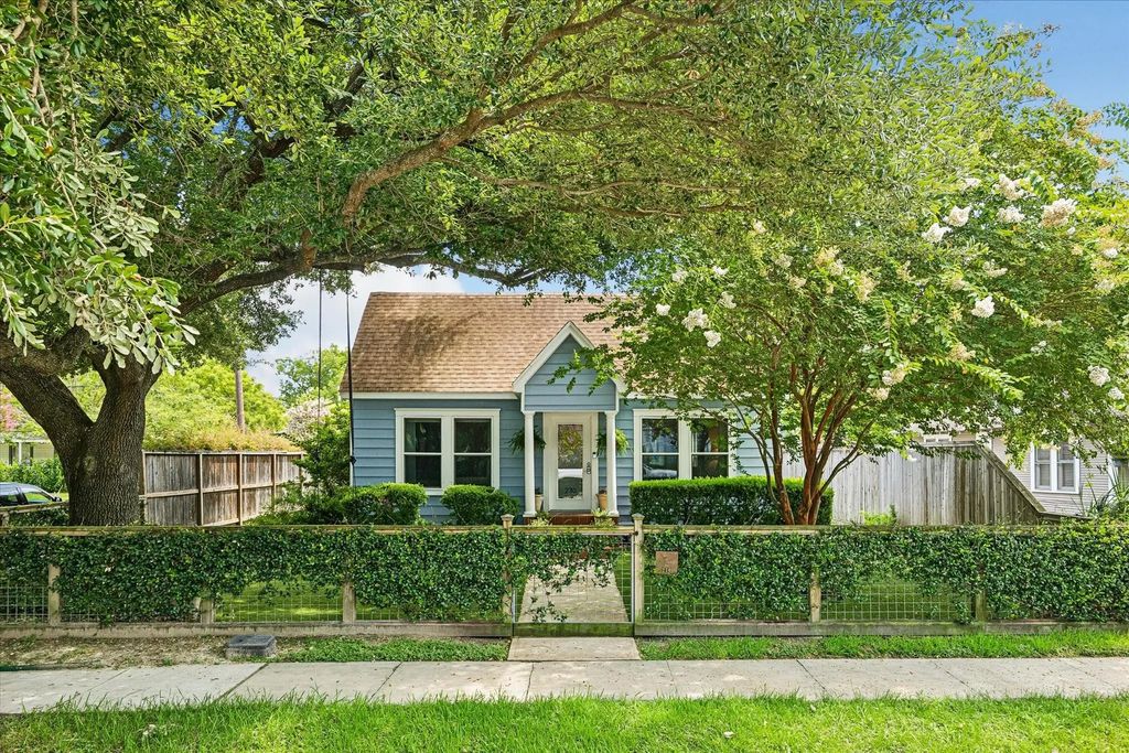 230 E 25th Street, Houston
