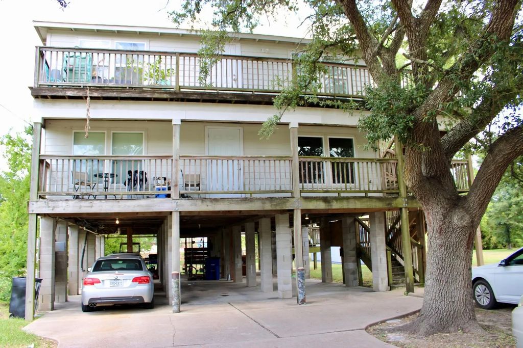 219 W 5th Street, Kemah