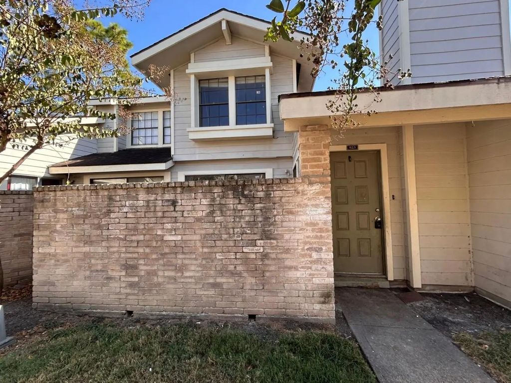 6245 Ludington Drive 23-923, Houston