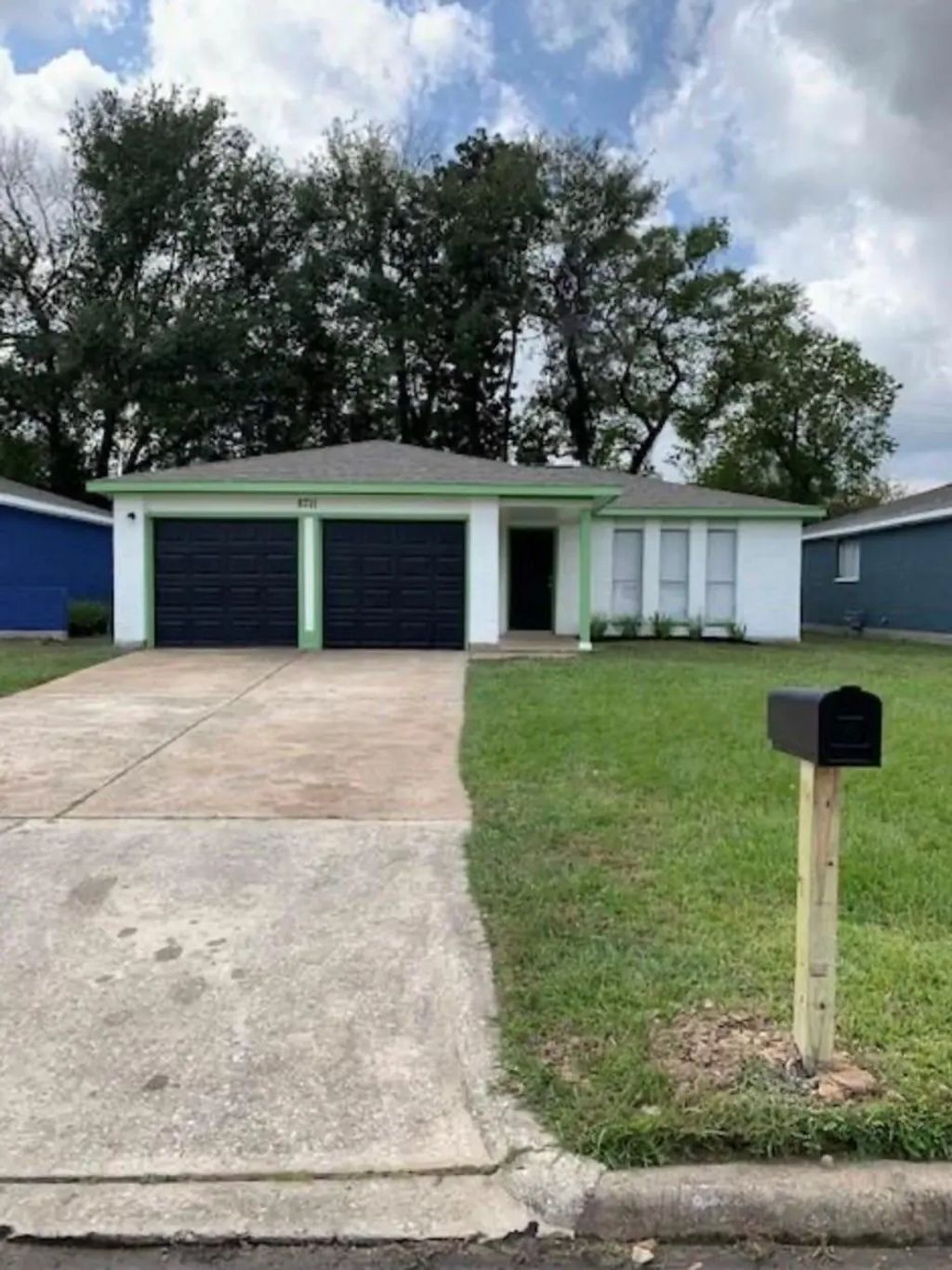 8711 Valley Pond Court, Houston