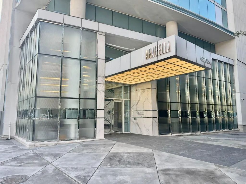 4521 San Felipe Street 1103, Houston