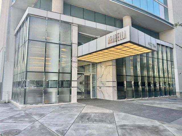 4521 San Felipe Street 1103, Houston