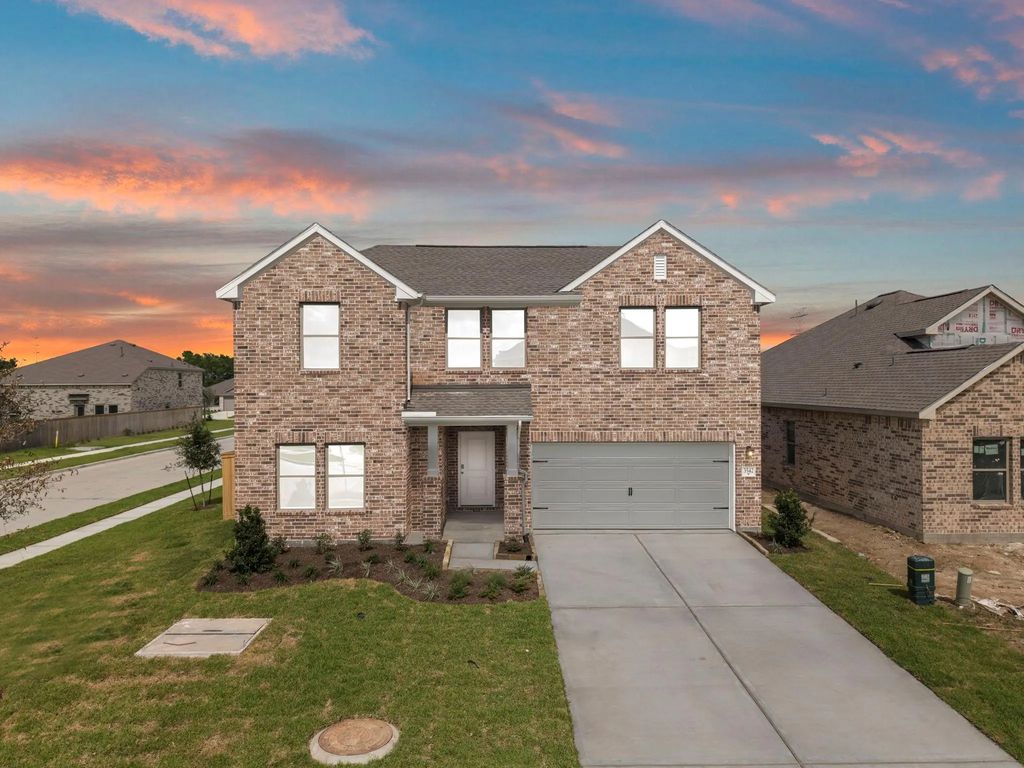 3542 Cardinal Pointe Drive, Angleton