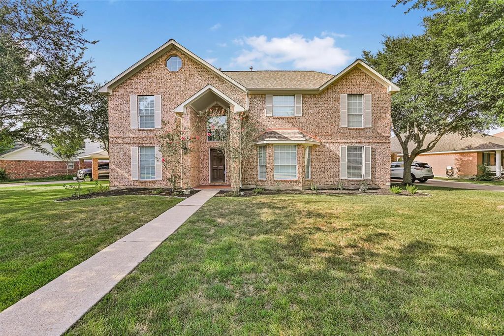 313 Winding Oak Lane S, League City