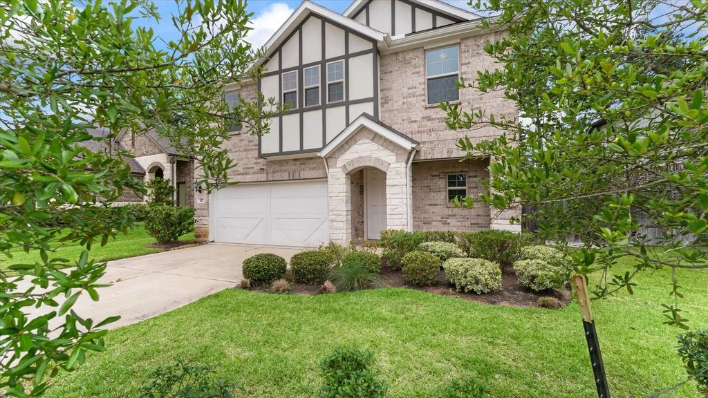 327 Honey Mesquite Path, Conroe