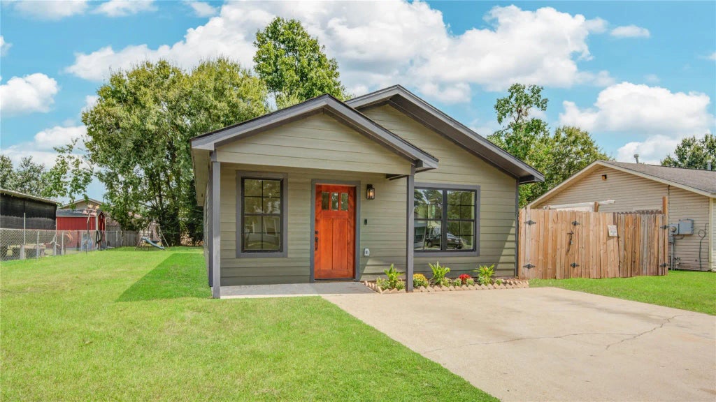 9822 Thorn Street, Houston