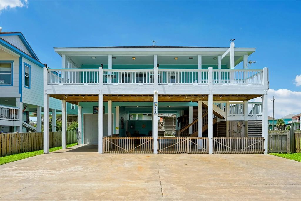 977 Bahama Drive, Crystal Beach
