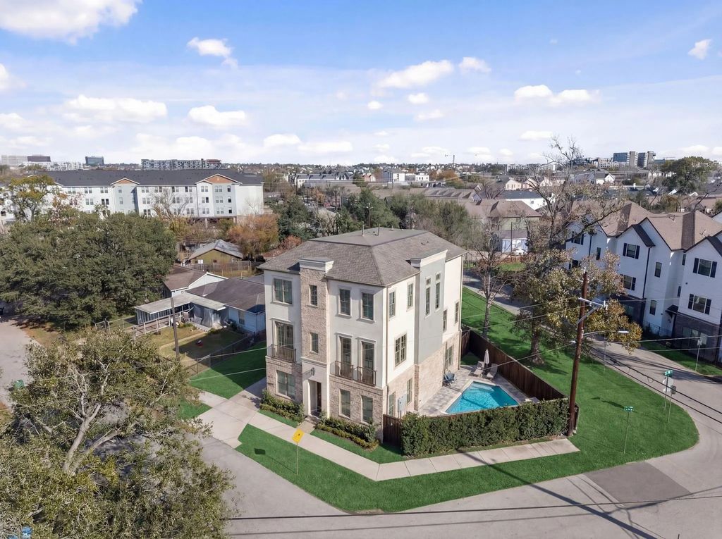 1801 W 14th 1/2 Street, Houston