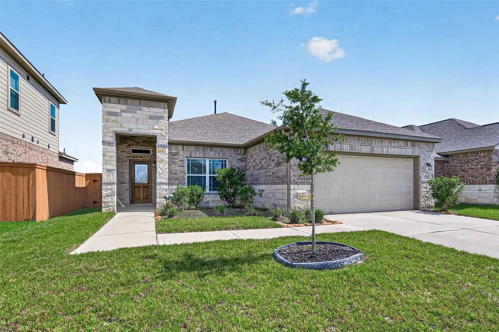 19834 Capri Shores Lane, Hockley