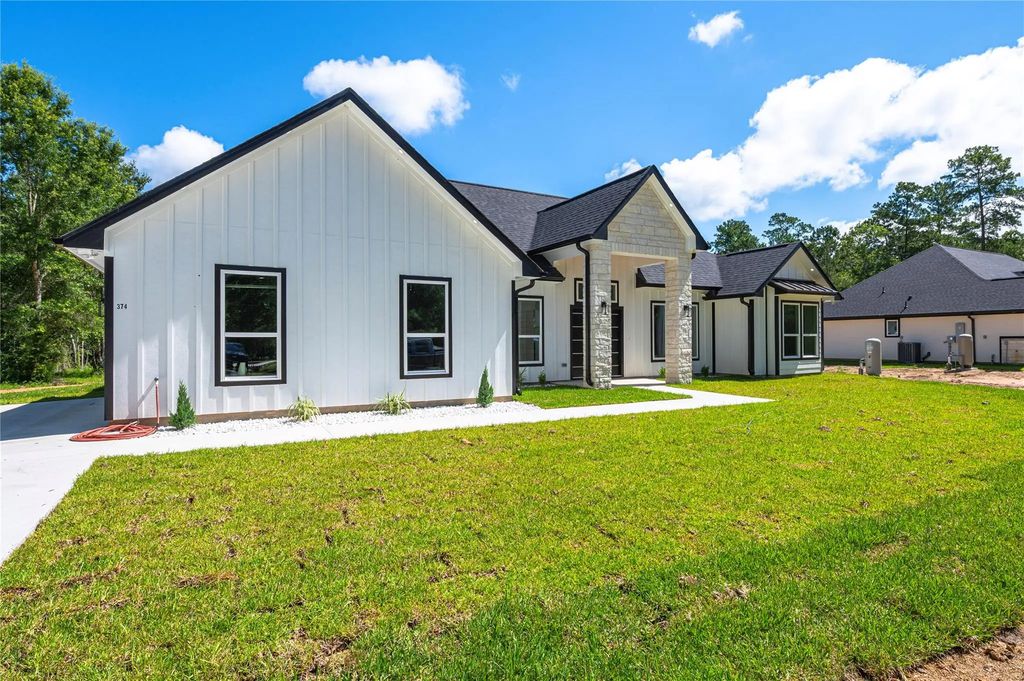 374 County Road 6490, Dayton