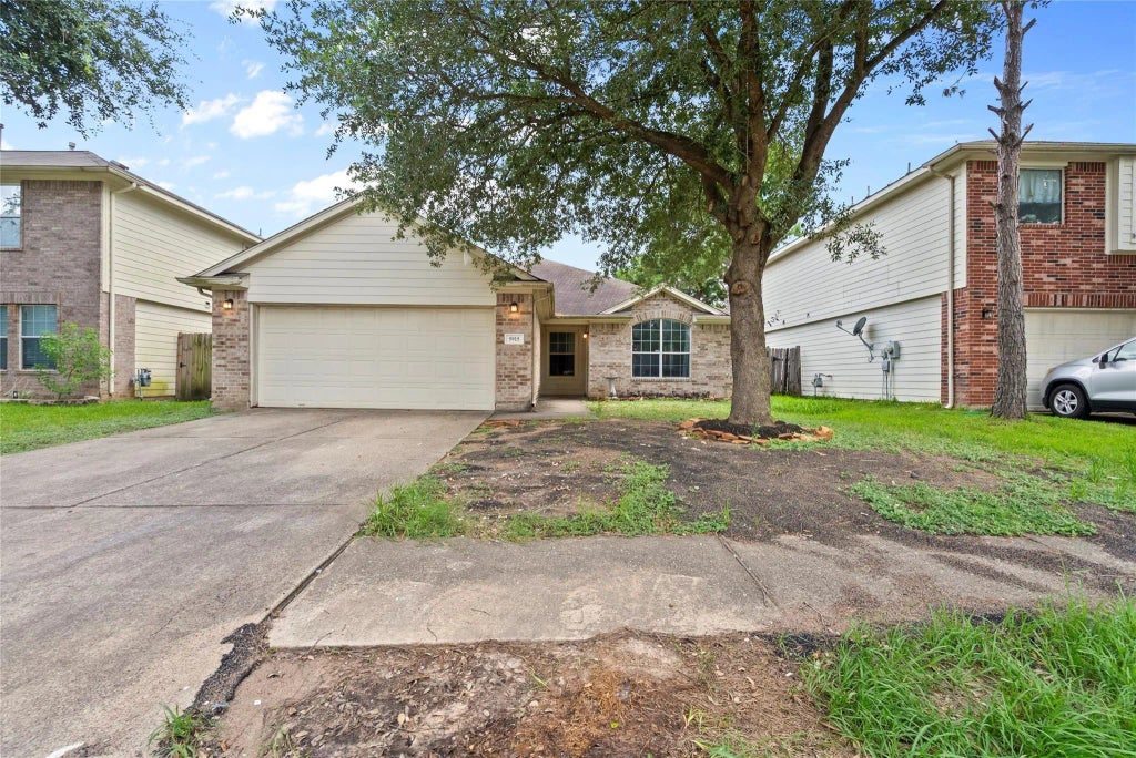 5915 Shining Leaf Court, Katy
