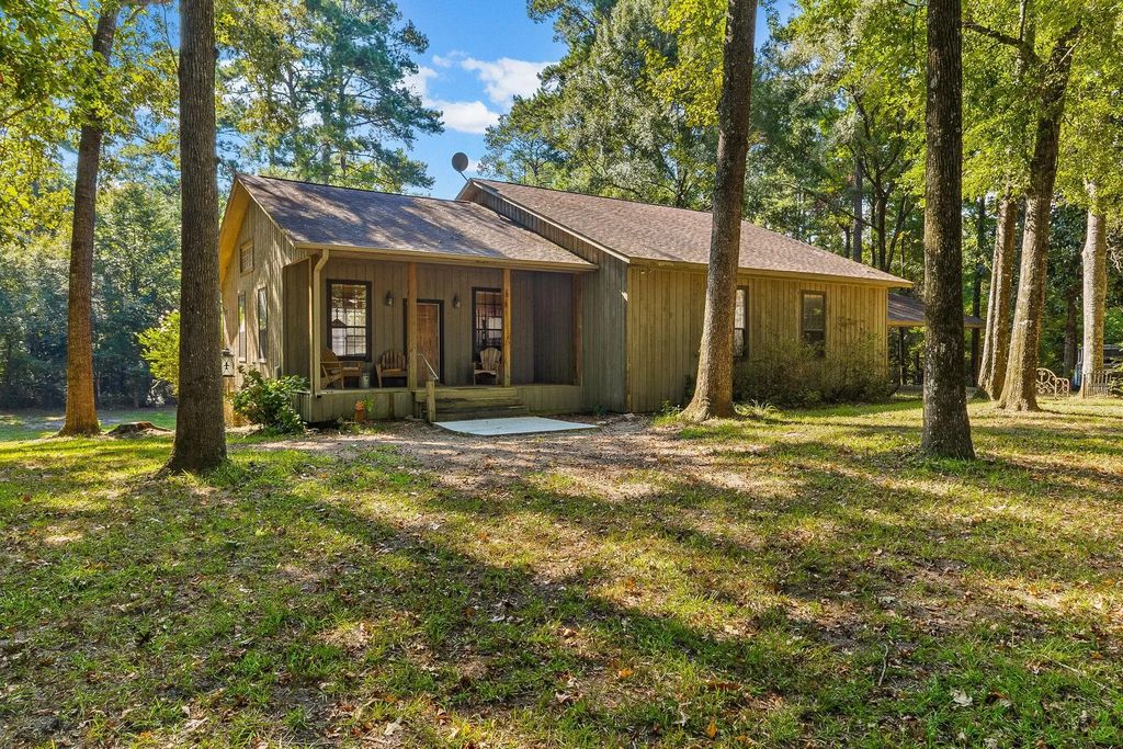 2721 Kelley, Livingston