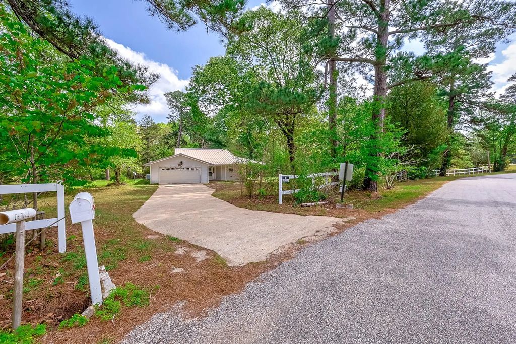 8 Vick Road, New Waverly
