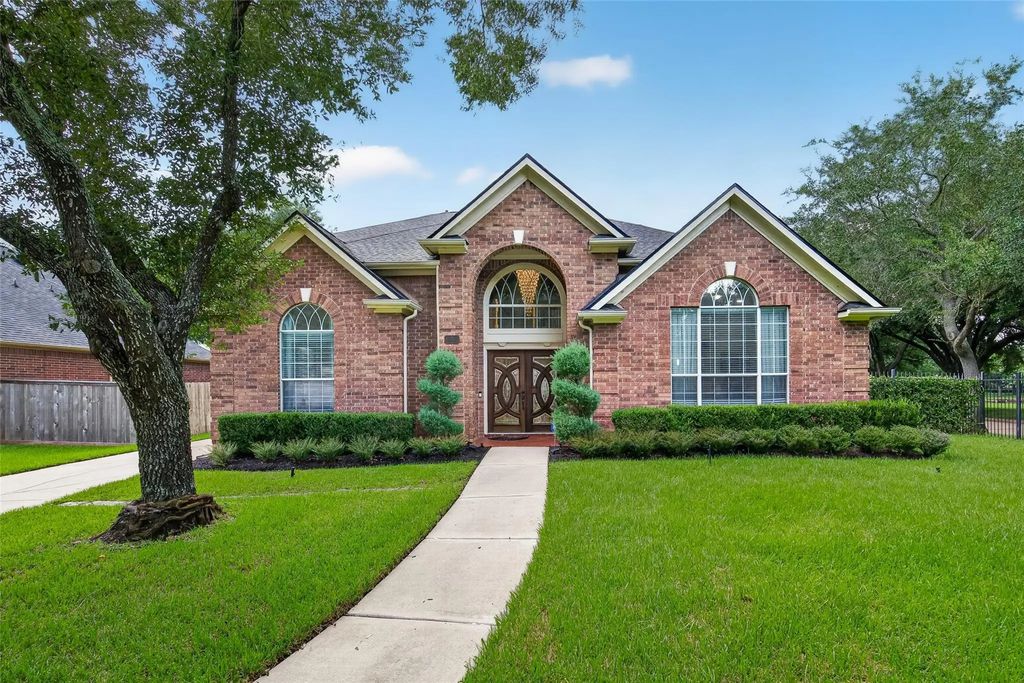 1802 Pepper Tree Court, Sugar Land