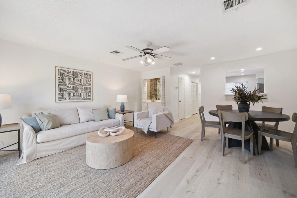 2515 Bering Drive 11, Houston