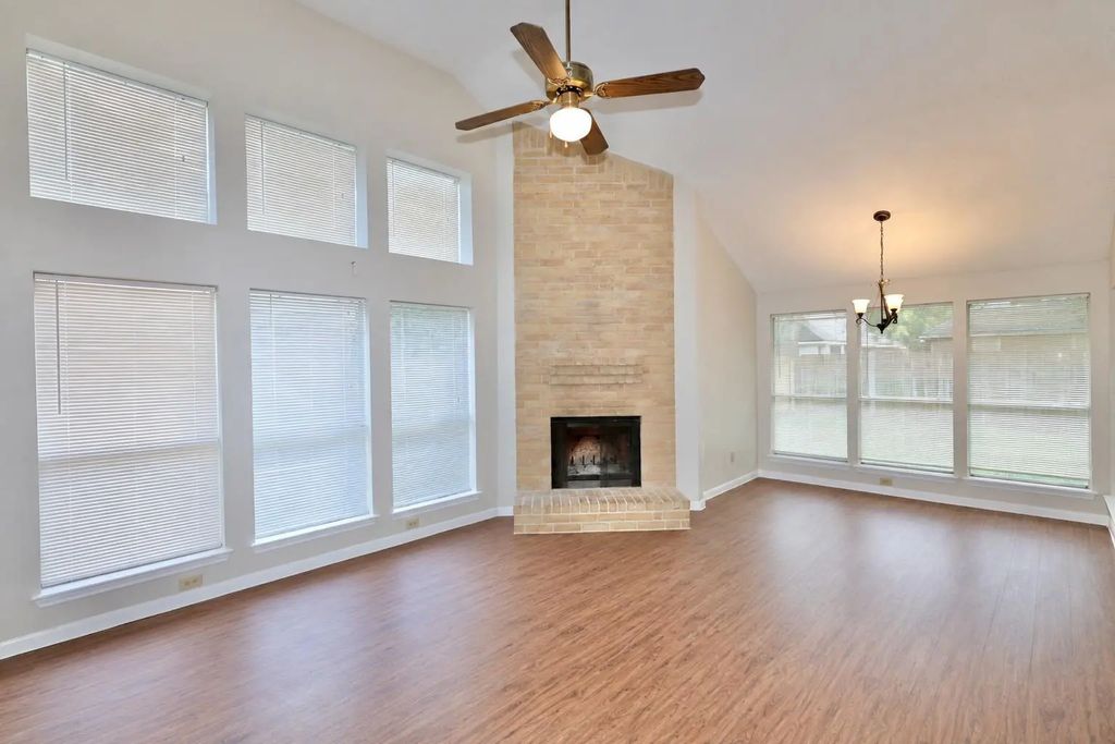2911 Silent Drive, Sugar Land