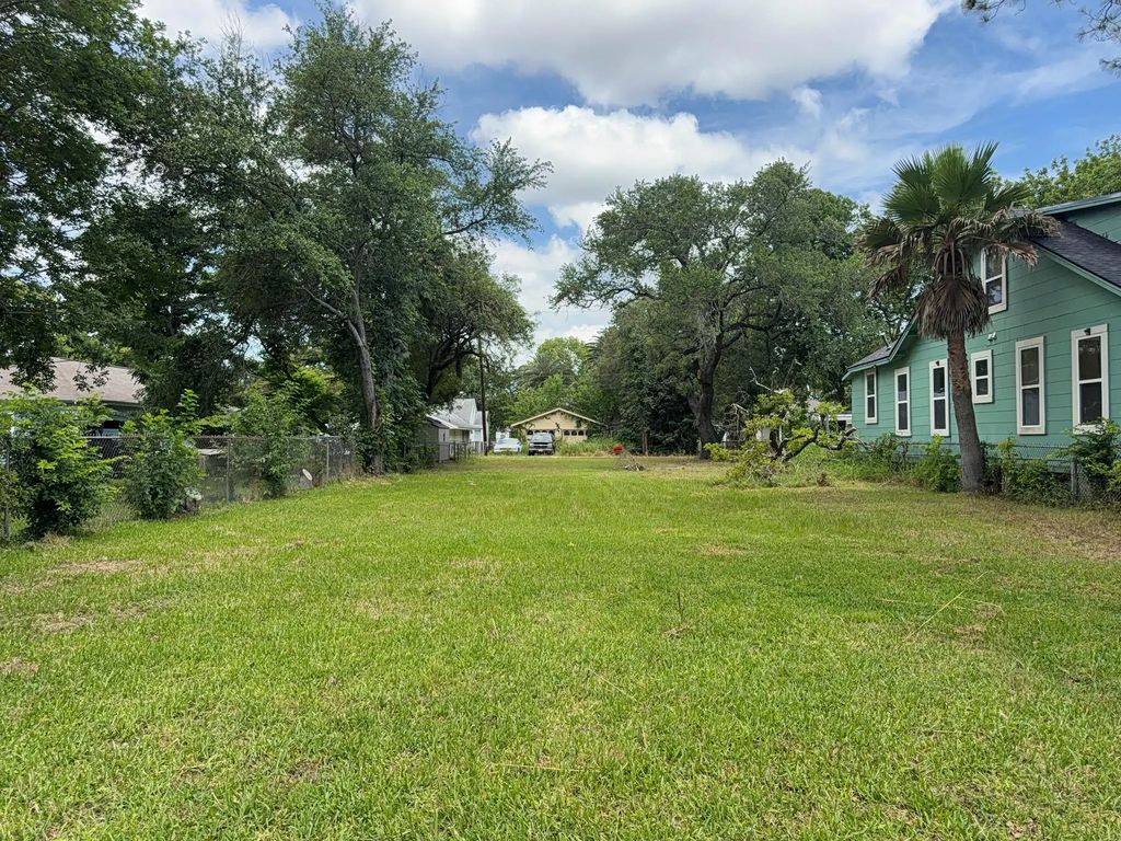 22 5th Avenue N, Texas City