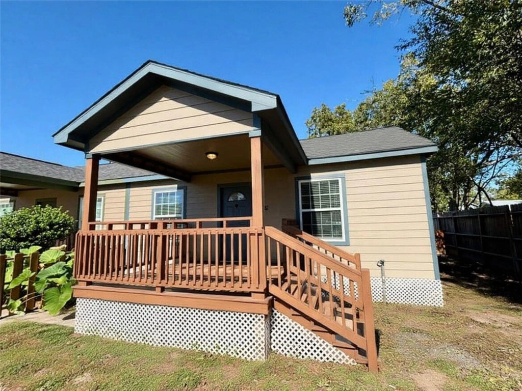 406 Mcphail Street, Tomball