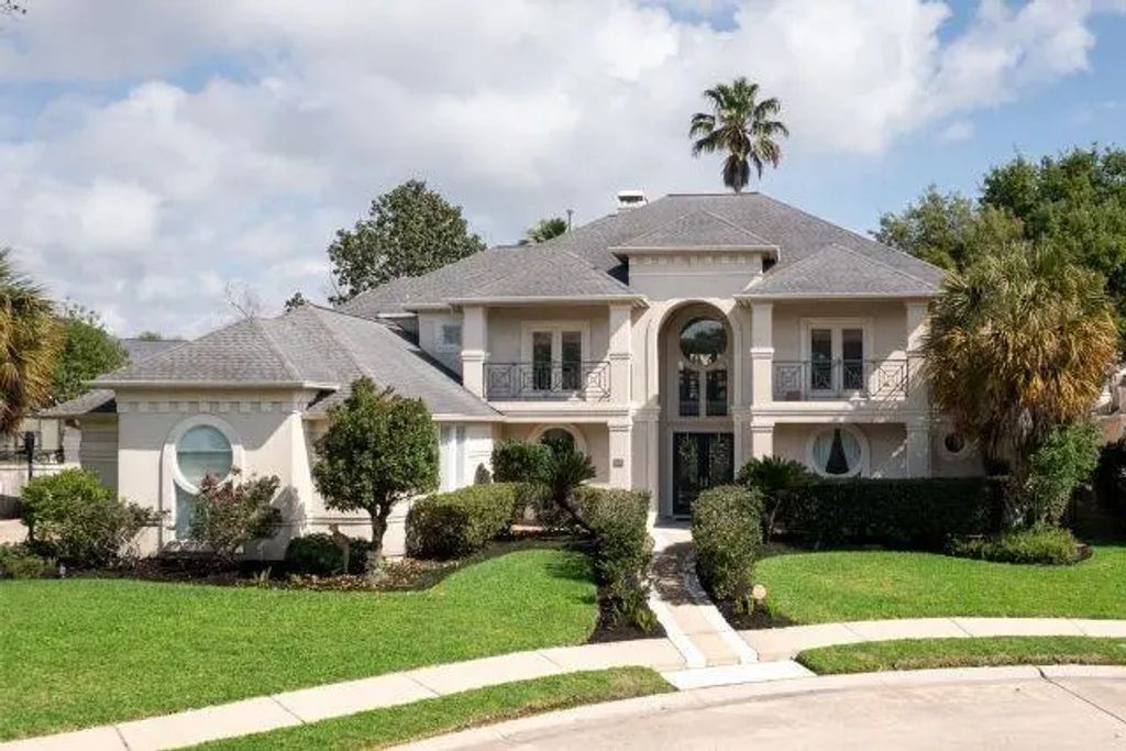 65 Schubach Drive, Sugar Land