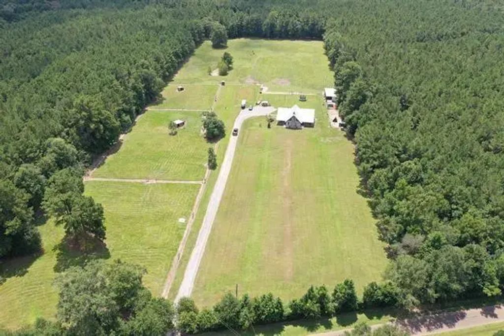 7096 Jim Burns Road, Silsbee