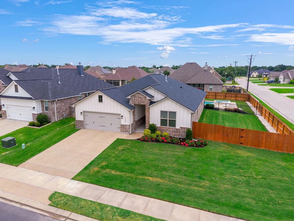 3353 Stonington Way, Bryan