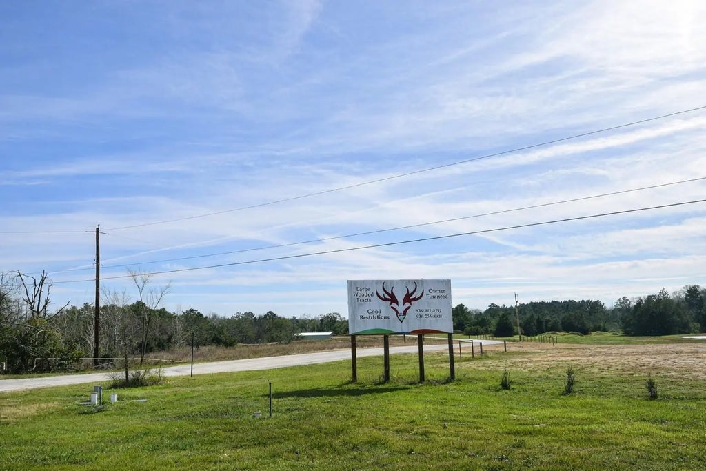 8133 N Cr 100, Leona