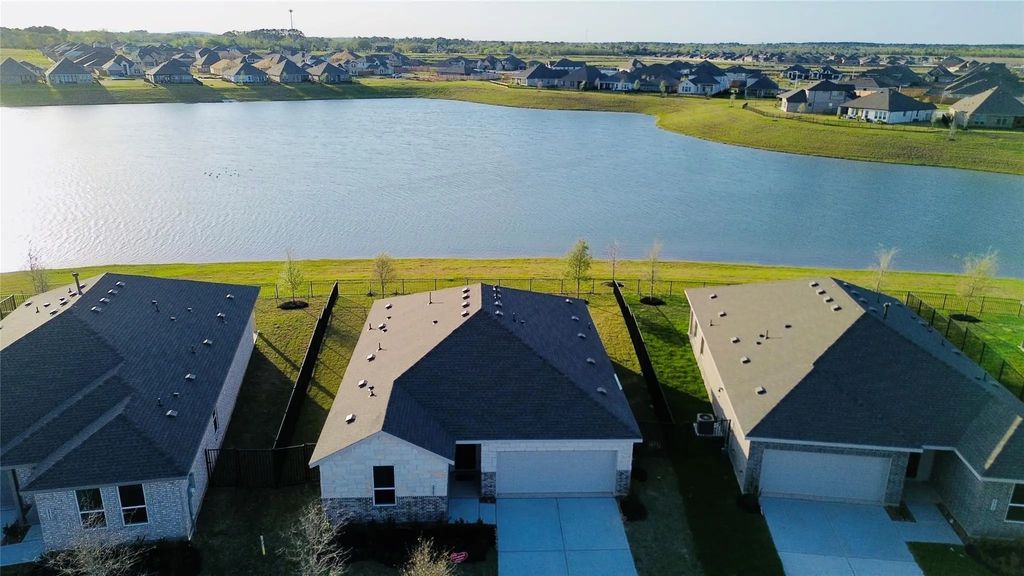 2517 Lago Costa Drive, Texas City