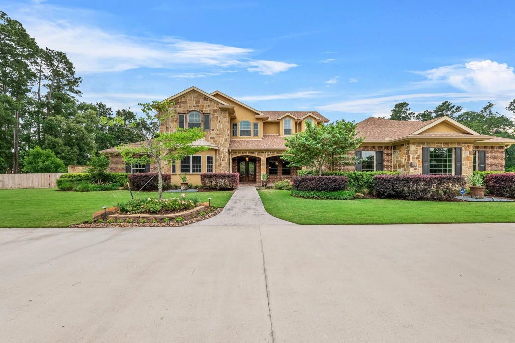 28002 Whispering Maple Way, Spring