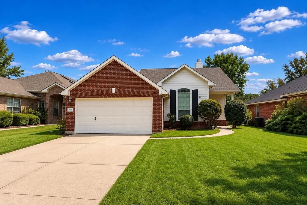 7818 Board Xing, Conroe