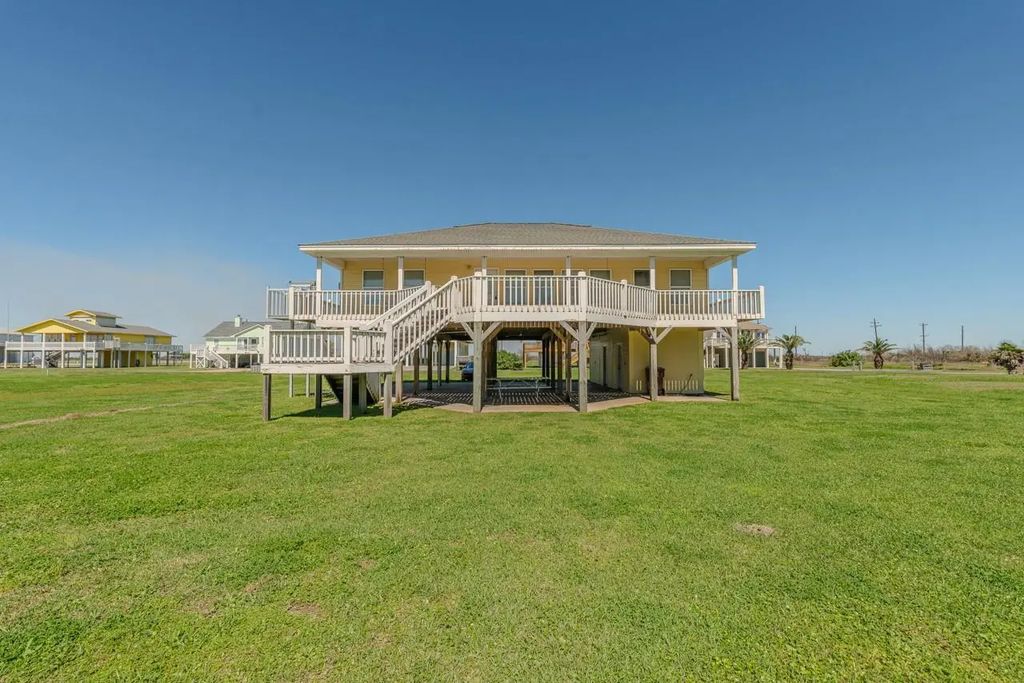 3520 Hannas Reef, Crystal Beach