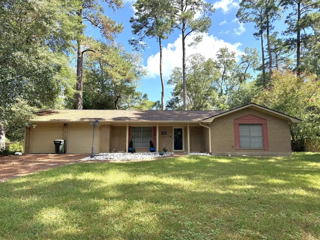 1004 Garden Street, Woodville