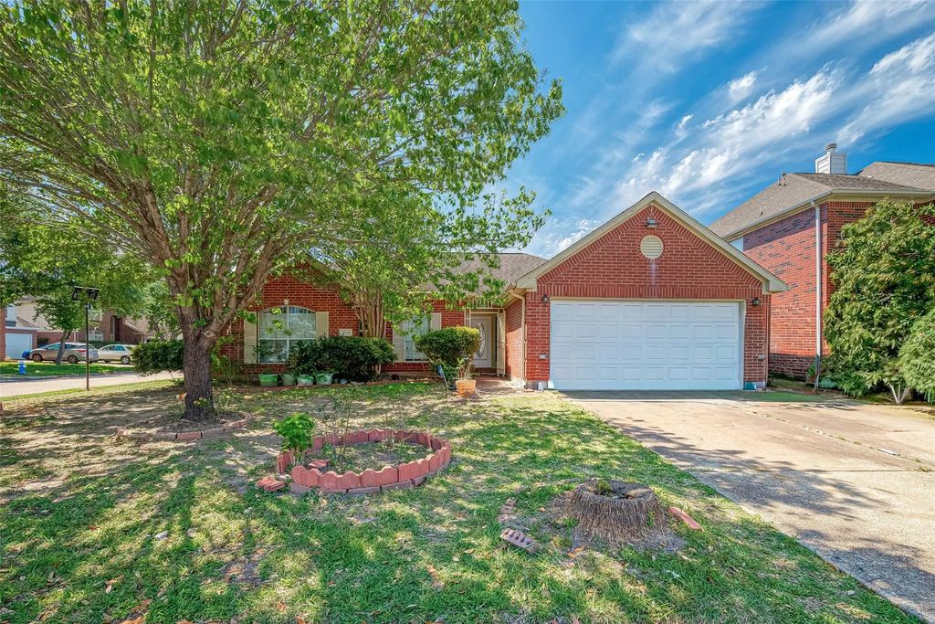8918 Rustling Leaves Road, Houston
