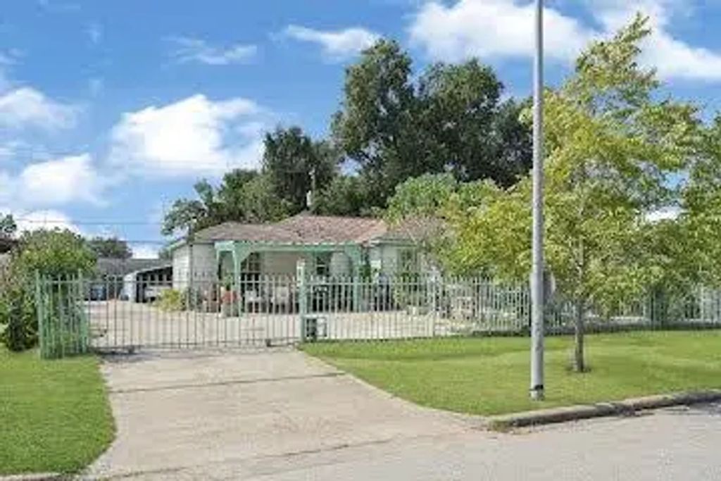 7314 Arnim Street, Houston