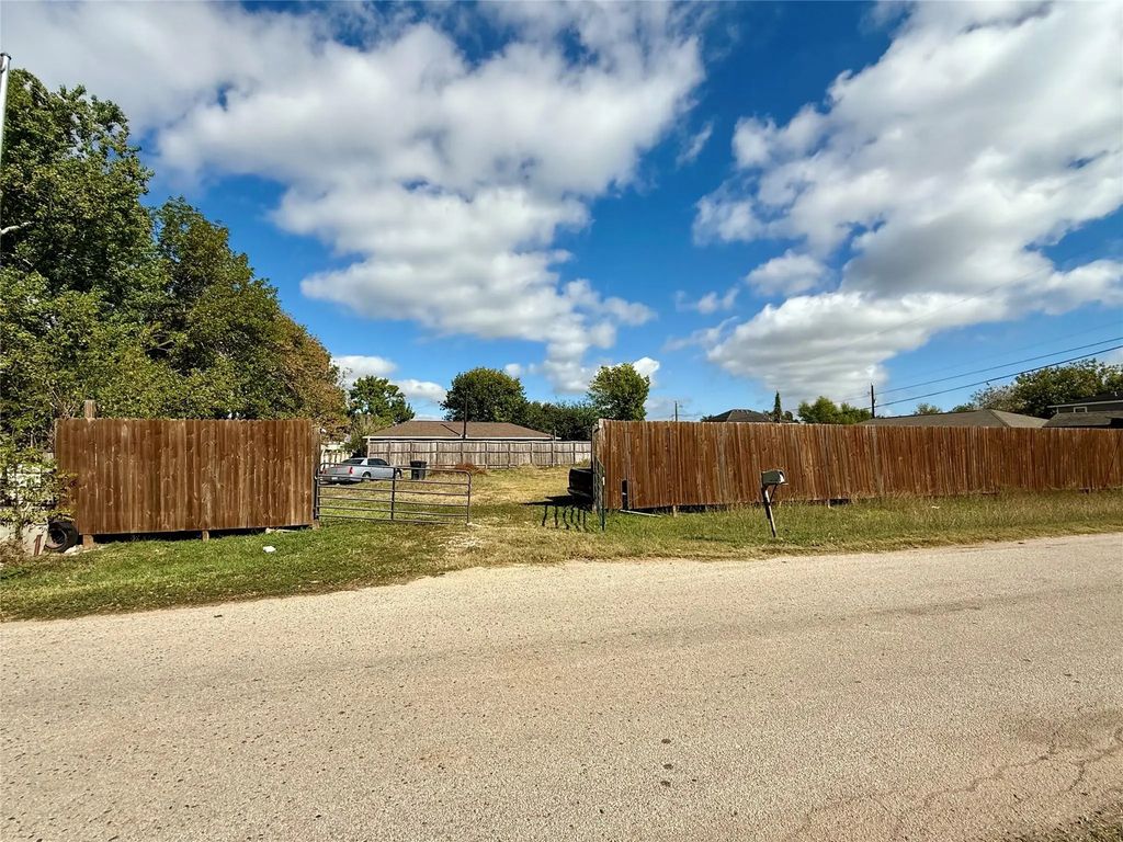15322 Paul Road, Sugar Land
