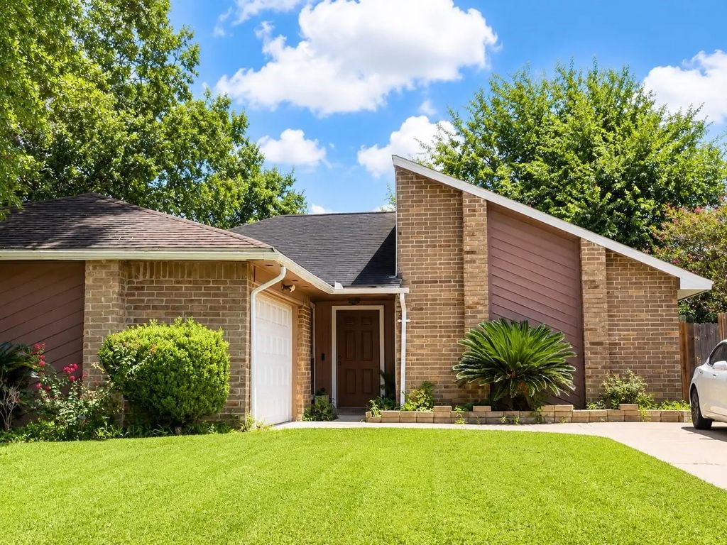 6511 La Violetta Drive, Houston