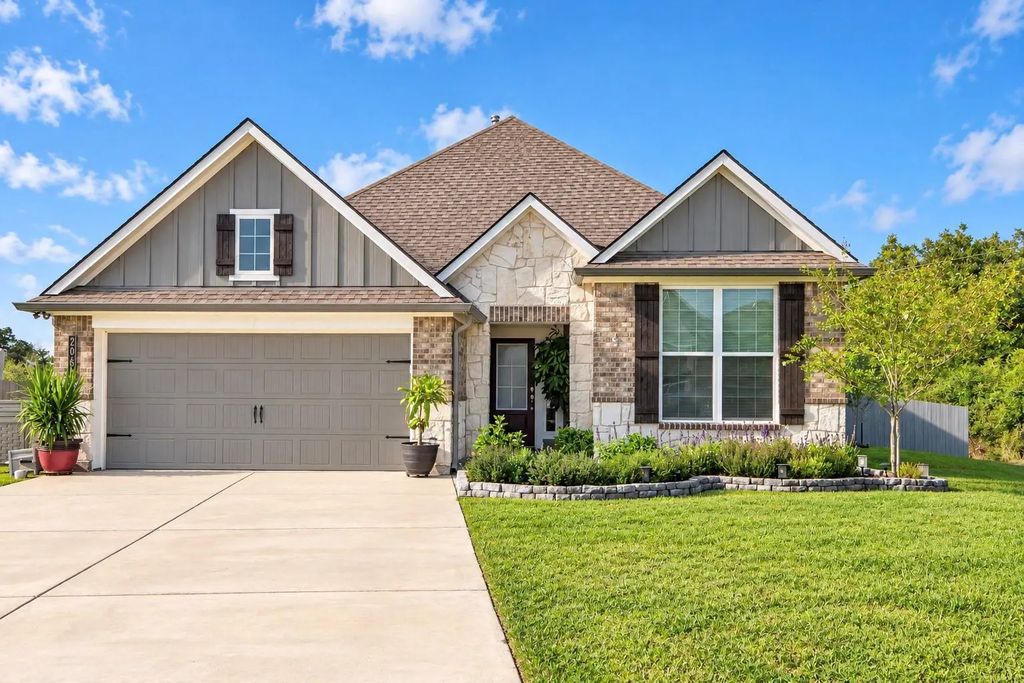 2062 Winepress Road, Brenham