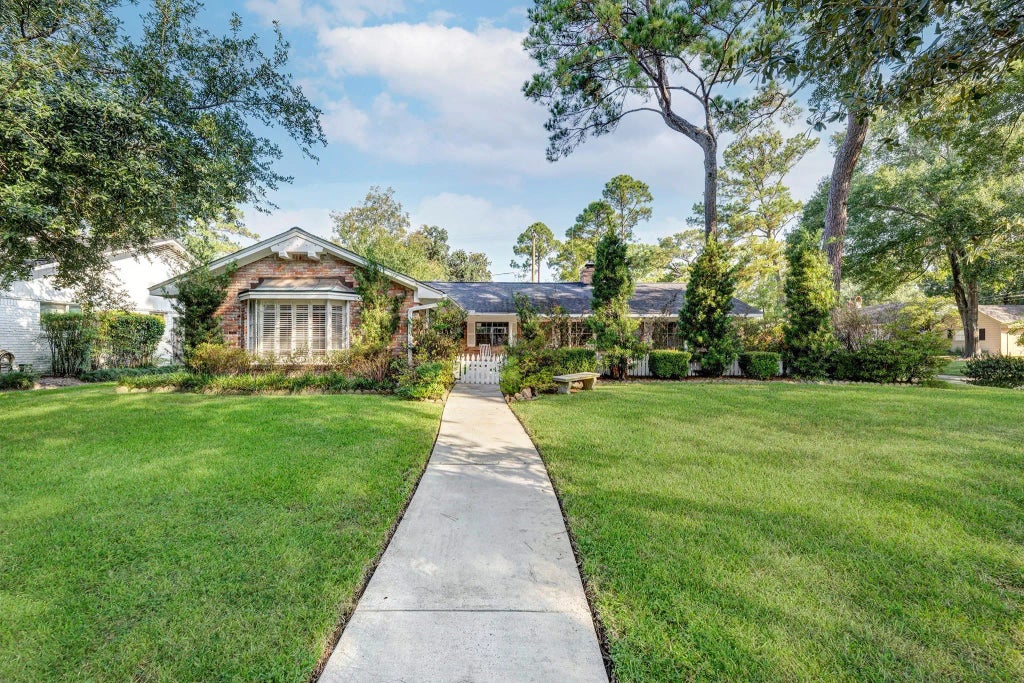 10002 Cedar Creek Drive, Houston