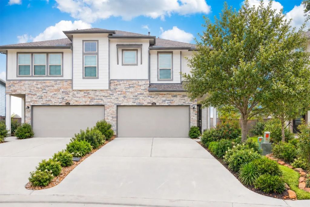 650 Aspen Falls Ct, Conroe