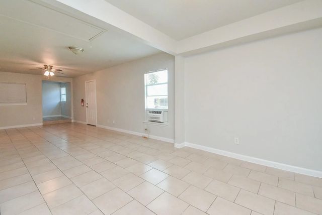 2118 Thonig Road B, Houston