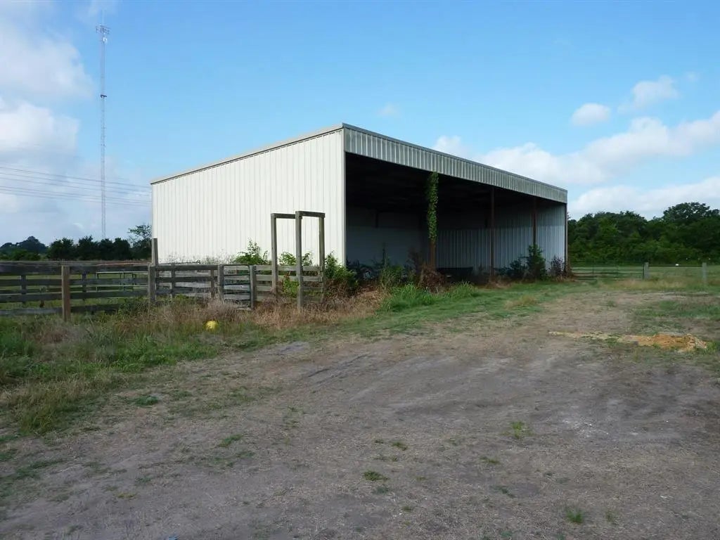 9300 County Road 420, Navasota