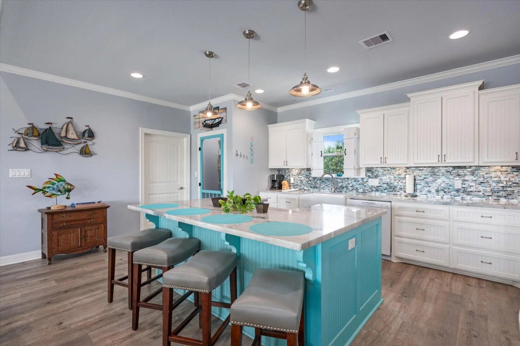 1951 Avenue F, Crystal Beach